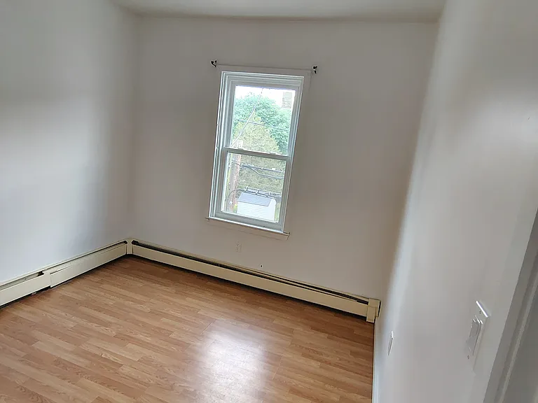 18 Scott Rd #2R — Photo 12