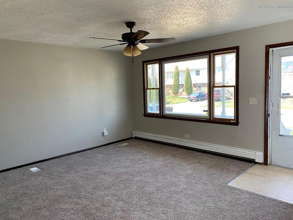 2nd image of 1229 Windward Ave