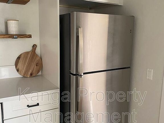 4th image of 420 Kanuga Dr #1