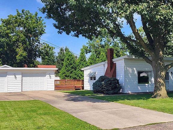 4th image of 662 Ruby St