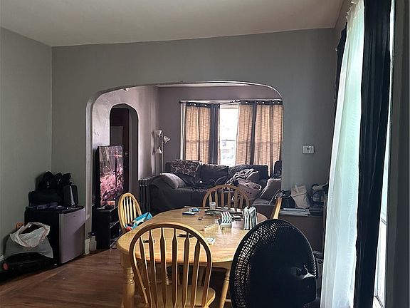 4th image of 85 Hayden St