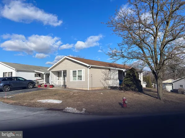65 Westview Ter, Womelsdorf, PA 19567