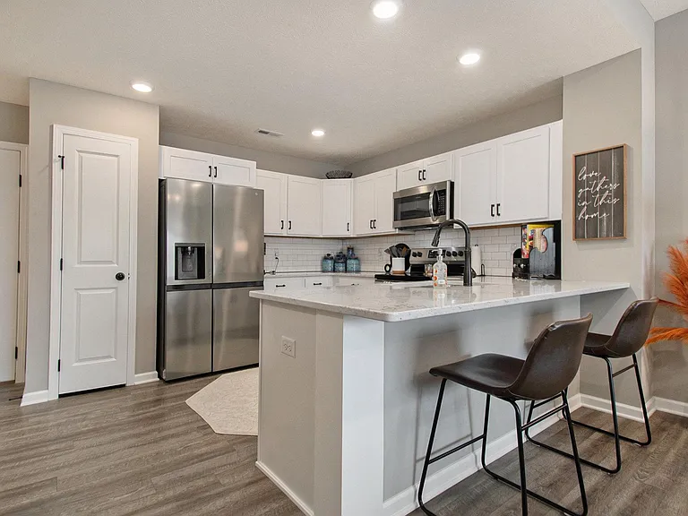 2095 Brandon Ln — Photo 10