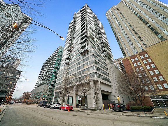 2nd image of 653 N Kingsbury St APT 1501