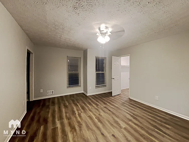 785 Edenton Ct — Photo 12