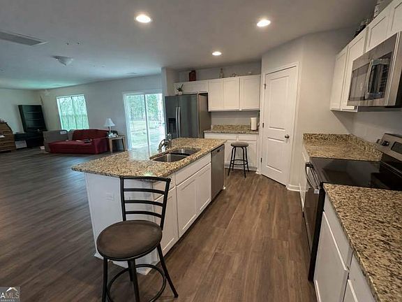 4th image of 73 Tondee Way