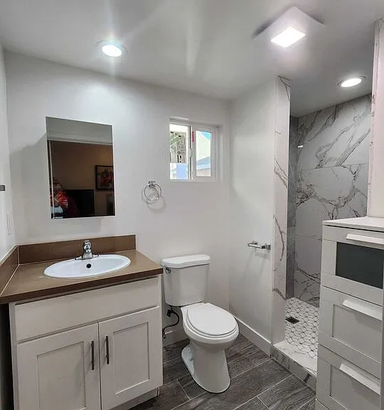 3582 S Budlong Ave — Photo 16