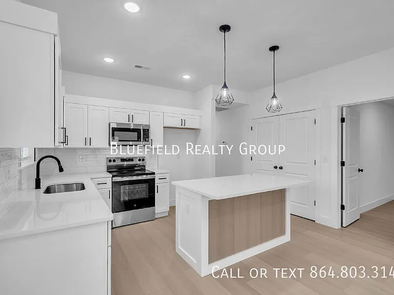 72 Blackstock Rd — Photo 10