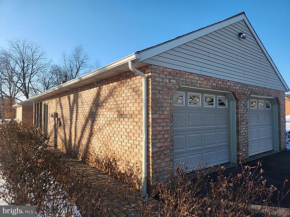 4th image of 33 Tara Dr