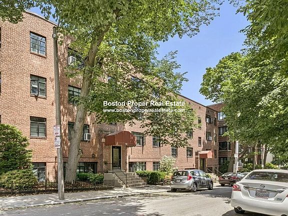 2nd image of 69 Strathmore Rd APT 2