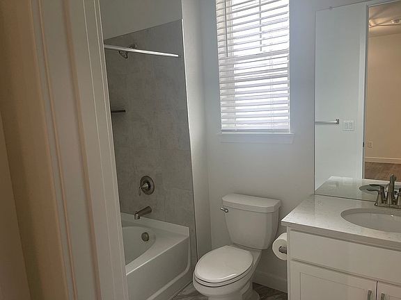 5th image of 8074 Mount Kataka St