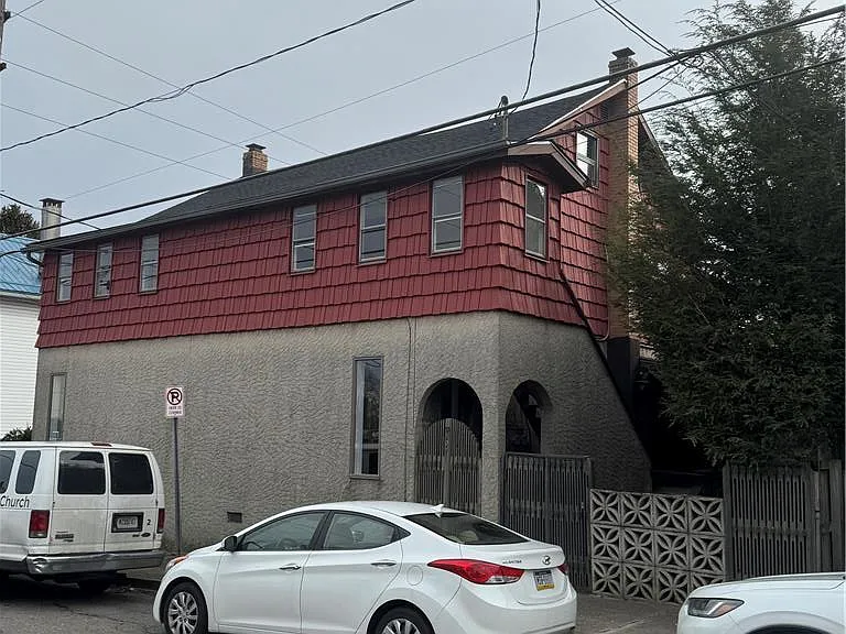 702 Walnut St #1 — Photo 1