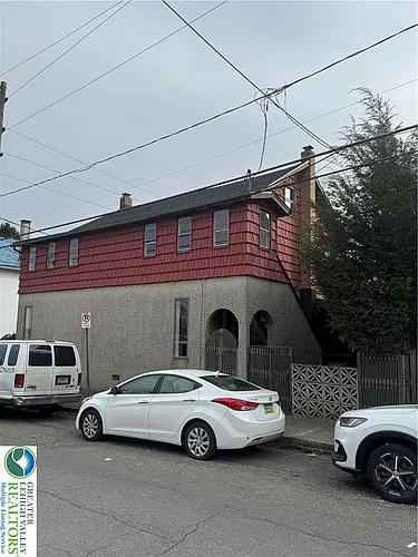 702 Walnut St #1 Photo 1 702 Walnut St #1 Photo 1
