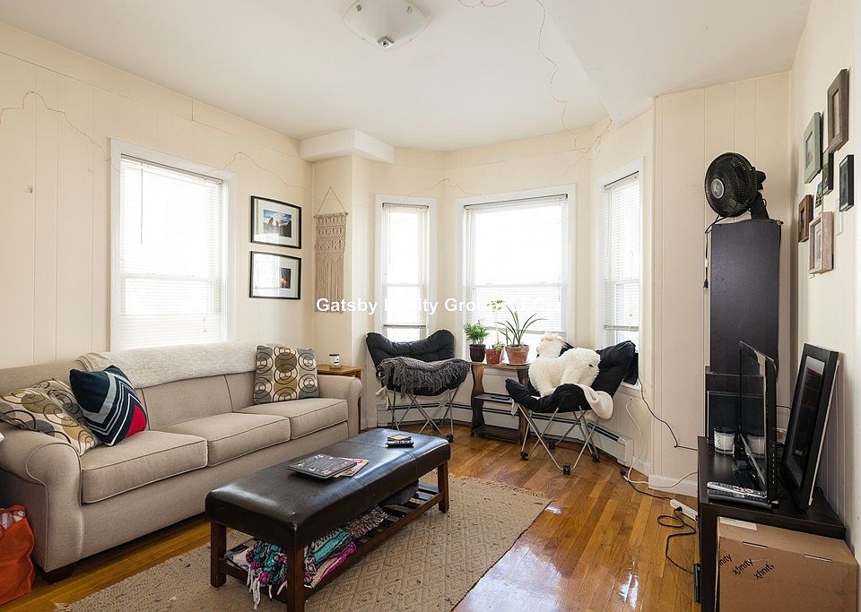1st image of 16-18 Bristol St #1