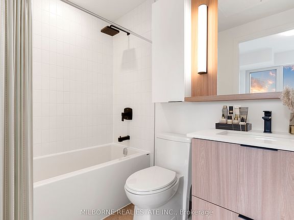 4th image of 5 Defries St #2305