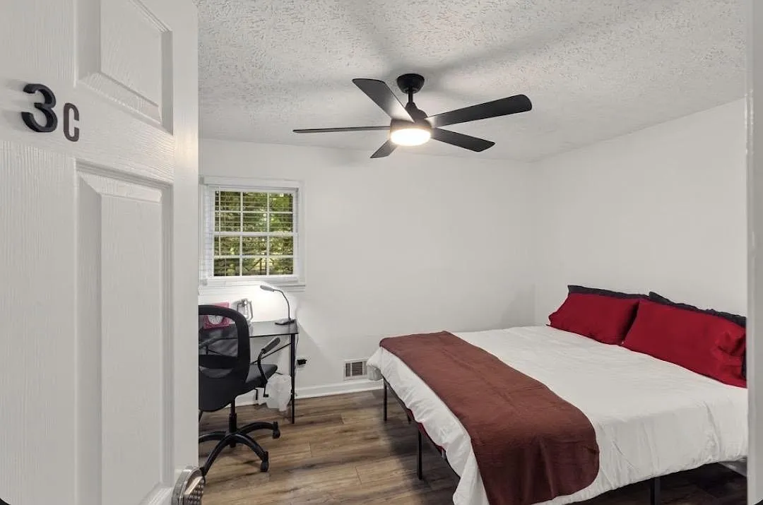 4 bed, 3.0 bath, 2228 sqft, $1,230 — Photo 2