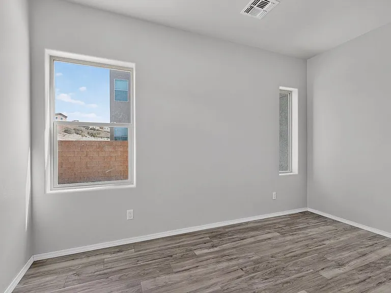 1504 Gulfstream Dr SE — Photo 21