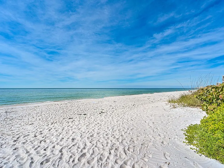 4751 Gulf Shore Blvd N #Penthouse 7 — Photo 40