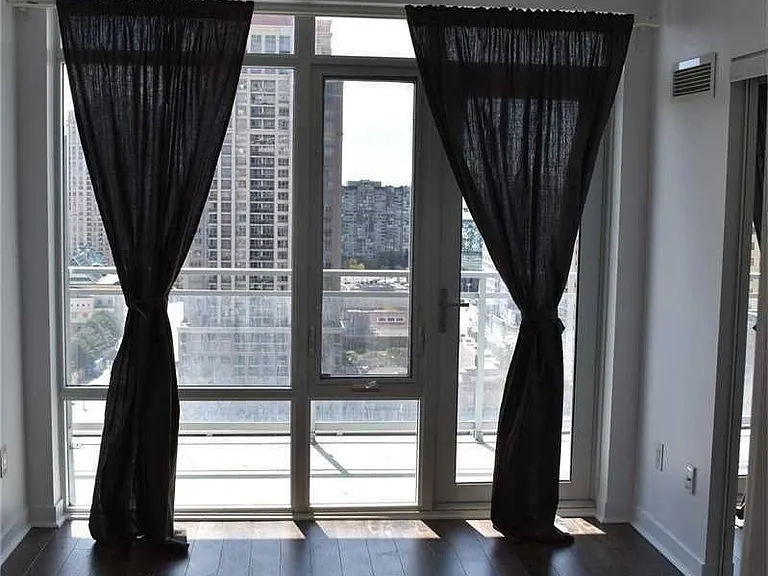 365 SW Prince Of Wales Dr #1705 — Photo 8
