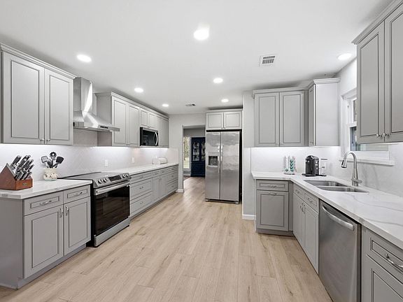 4th image of 5222 Ranch Hill Dr
