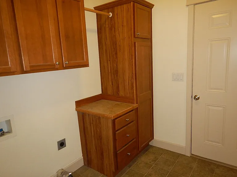 704 NE Loper Ave — Photo 12