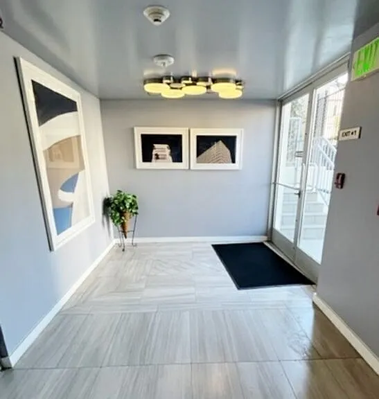 1611 Beverly Gln #3B — Photo 2
