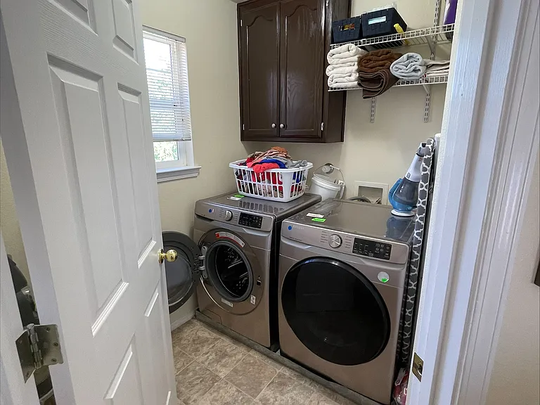 7412 Peregrine Rd NE — Photo 23