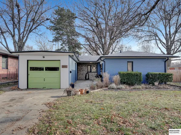1250 S 49th St, Lincoln, NE 68510