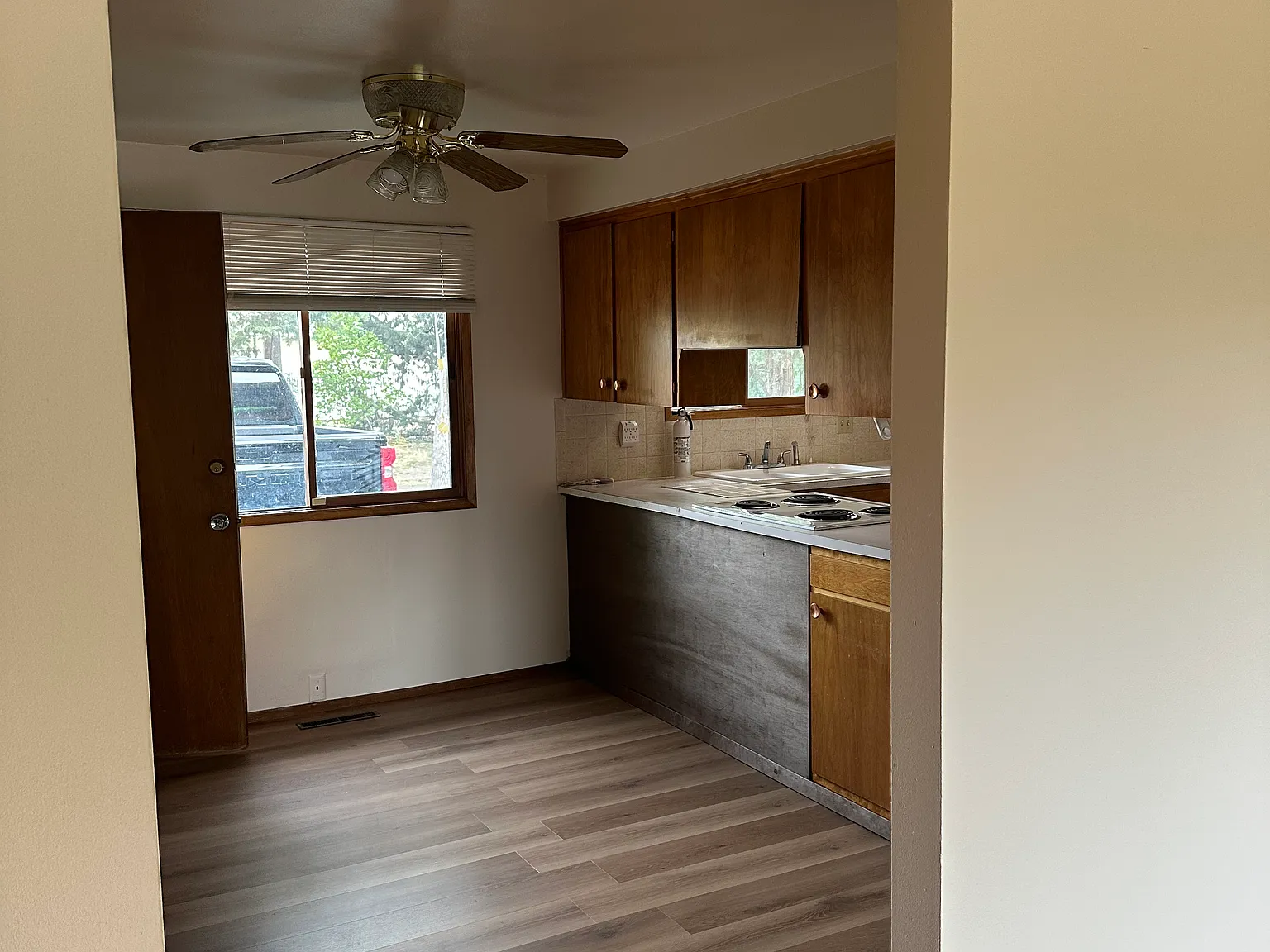 3 bed, 2162 sqft, $2,350 — Photo 3