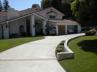 22824 Calvert St, Woodland Hills, CA 91367