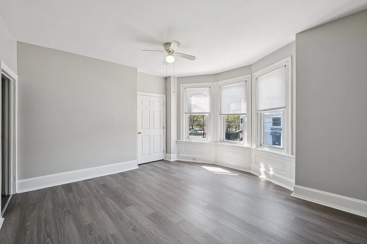Building Photo - 4147 Ridge Ave #2