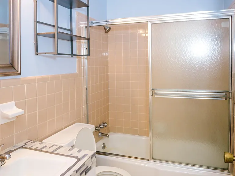 1301 Normandy Rd — Photo 22