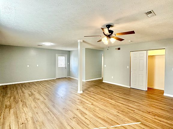 4th image of 112 Anderson Ct