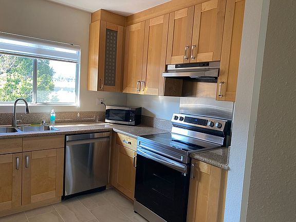 4th image of 837 N West Knoll Dr APT 302