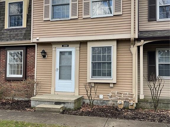 3rd image of 3991 Lake Run Blvd