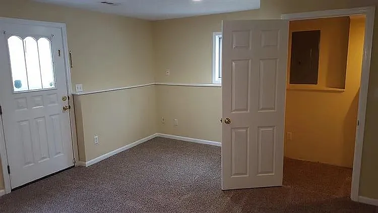 501 Dustin Dr — Photo 13
