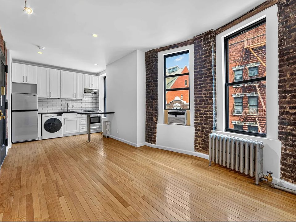 1st image of 17 Prince St #7
