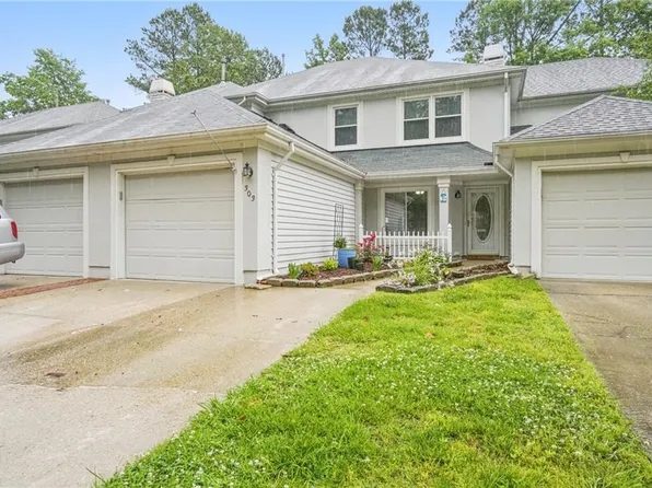 303 Esplanade Pl, Chesapeake, VA 23320
