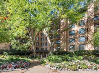 1740 Mission Hills Rd APT 101, Northbrook, IL 60062