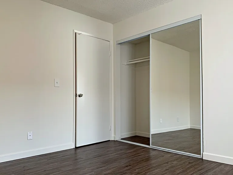 1012 E Acacia Ave #105 — Photo 4
