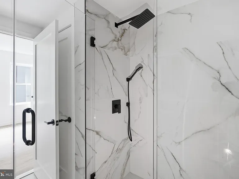 209 New St #4C — Photo 12
