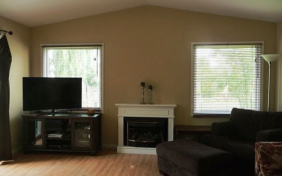 3rd image of 1580 Westbury Dr