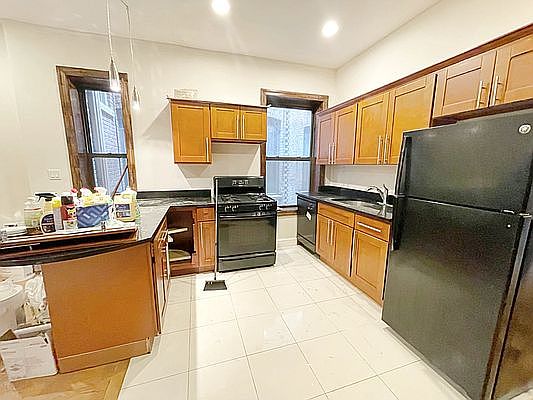 4th image of 471 Lenox Ave #3