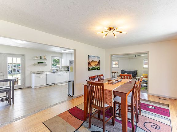 3rd image of 226 Stephens Rd