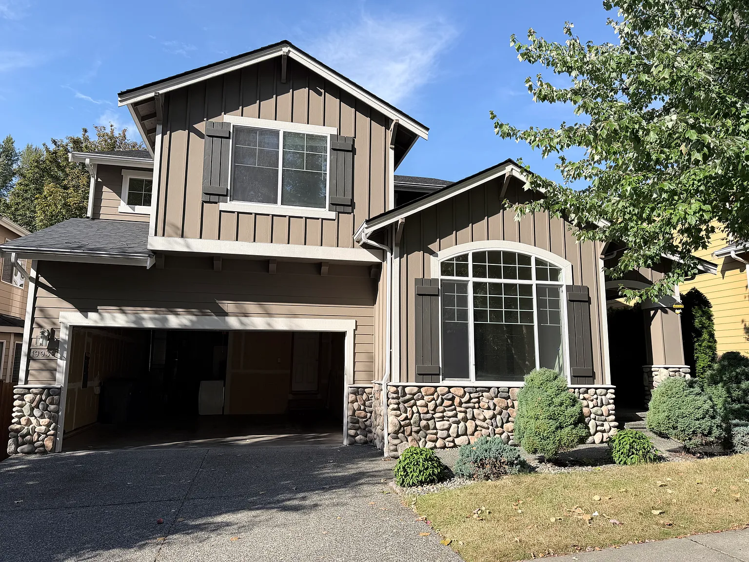 4 bed, 2.5 bath, 3130 sqft, $4,000 — Photo 1
