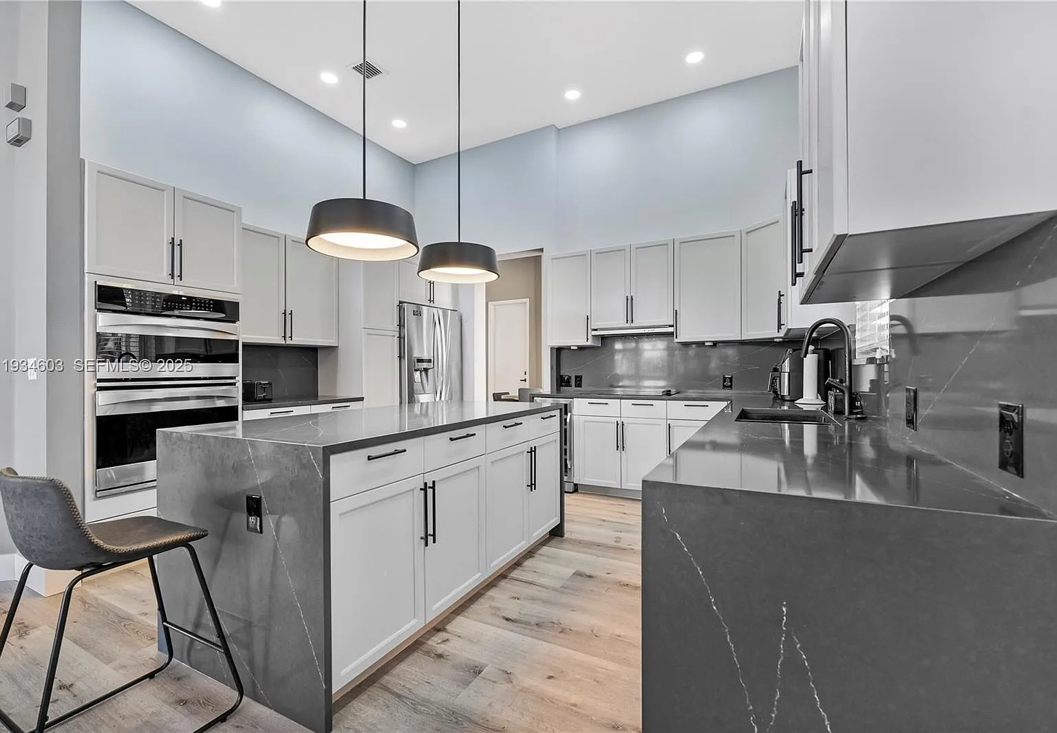 4 bed, 2469 sqft, $6,500 — Photo 4