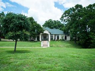5845 Easterling Dr, Bryan, TX 77808