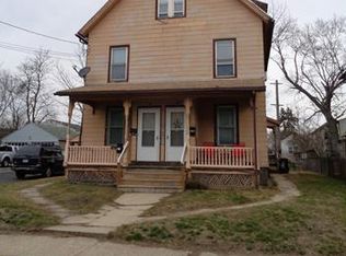 16 Meadow St, Ansonia, CT 06401