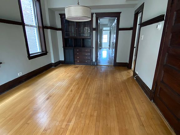 4th image of 1036 N Marshfield Ave #2F