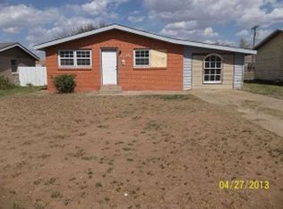 1310 Xenia St, Plainview, TX 79072